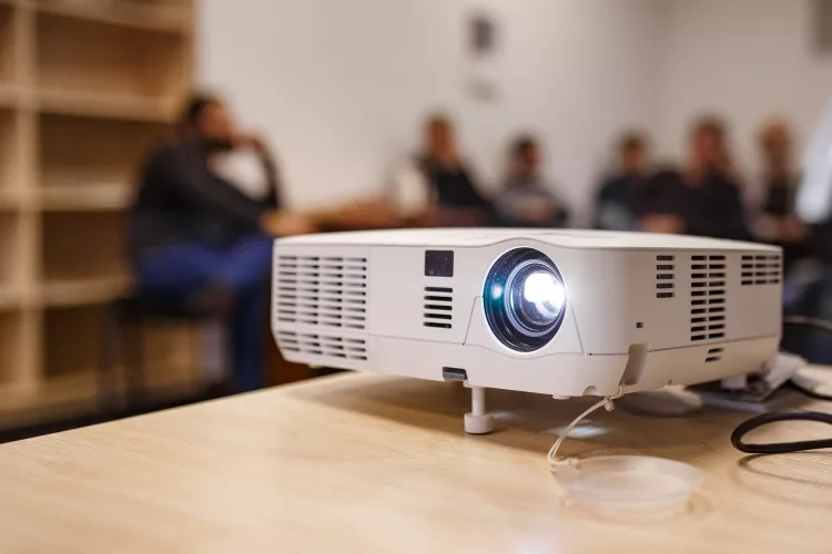  List Of Top Projectors Under 1000$ 